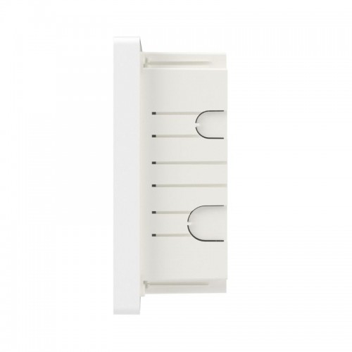 Щиток встраиваемый FRAME 18мод. с бел. дверцей с 2 шинами PEN на 8 и 10 отверст. бел. DKC F18B1WW