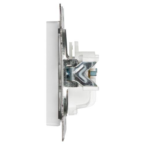 Розетка 1-м СП Accent 6-201-01 16А IP20 250В 2Р AL/CU бел. Intro Б0063653