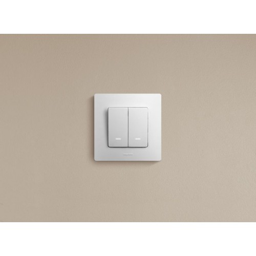 Выключатель 2-кл. СП Etika 10А IP20 250В 10AX с подсветкой/индикацией безвинтов. зажимы механизм бел. IEK 672204