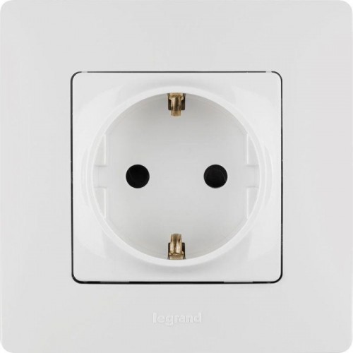 Розетка 1-м СП Etika 16А IP31 250В 2P+E с заземл. защ. шторки немецк. стандарт винтов. клеммы механизм бел. Leg 672222