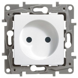 Розетка 1-м СП Etika 16А IP31 250В 2P без заземл. защ. шторки немецк. стандарт винтов. клеммы механизм бел. IEK 672234