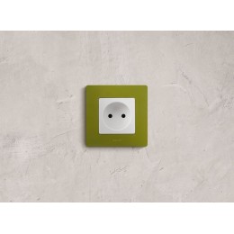 Розетка 1-м СП Etika 16А IP31 250В 2P без заземл. защ. шторки немецк. стандарт винтов. клеммы механизм бел. IEK 672234