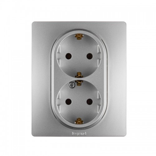 Розетка 2-м СП Etika 16А IP20 250В 2P+E с заземл. немецк. стандарт винт. клеммы в сборе алюм. IEK 672423