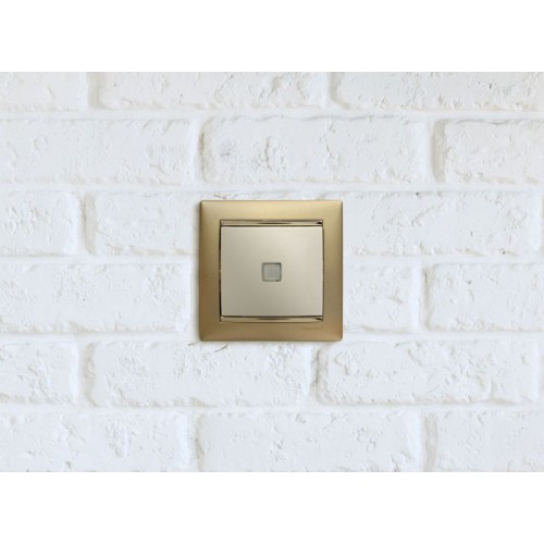 Выключатель 1-кл. СП Valena 10А IP31 250В с зел. индикацией механизм сл. кость IEK 774310