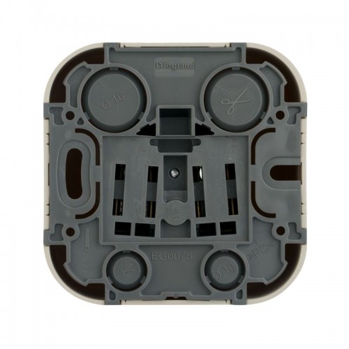 Розетка 1-м ОП Quteo 16А IP20 2P без заземл. без защ. шторок сл. кость IEK 782240