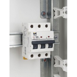 Выключатель автоматический модульный 3п C 32А M06N ARMAT IEK AR-M06N-3-C032