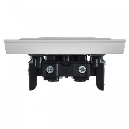 Розетка BRITE РСР10-1-0-БрАБ 10А в сборе без заземл. без защ. шторок арктич. бел. IEK BR-R10-10-K91-F