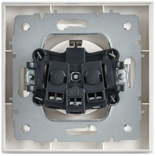 Розетка BRITE РСР14-1-0-БрАБ 16А в сборе с заземл. защ. шторки арктич. бел. IEK BR-R14-16-K91-F