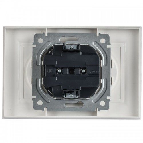 Розетка 2-м СП BRITE РС12-2-БрАБ 10А в сборе без заземл. без защ. шторок арктич. бел. IEK BR-R20-10-K91-F