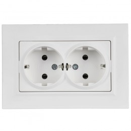 Розетка 2-м СП BRITE РСПл12-3-БрАБ 16А в сборе с заземл. без защ. шторок плоская арктич. бел. IEK BR-R27-16-K91-F
