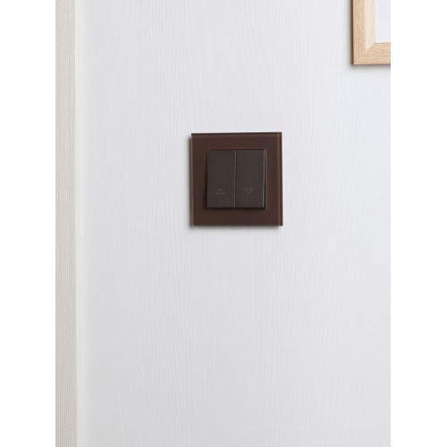 Рамка 1-м BRITE РУ-1-2-БрТБ стекло темн. бронза IEK BR-M12-G-K45