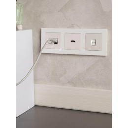 Рамка 3-м BRITE РУ-3-Бр бел. рифленый IEK BR-M32-51-K01