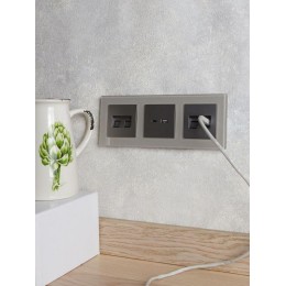 Рамка 3-м BRITE РУ-3-2-БрД стекло дым. IEK BR-M32-G-K30