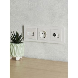 Рамка 3-м BRITE РУ-3-БрЖ жемчуж. IEK BR-M32-K36