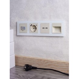 Рамка 4-м BRITE РУ-4-2-БрБ стекло бел. IEK BR-M42-G-K01