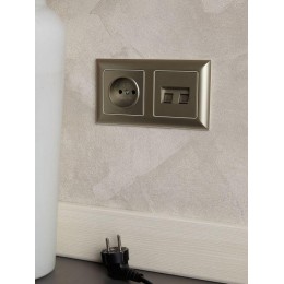 Розетка BRITE РС10-1-0-БрШ 10А без заземл. без защ. шторок механизм шампань IEK BR-R10-10-K37