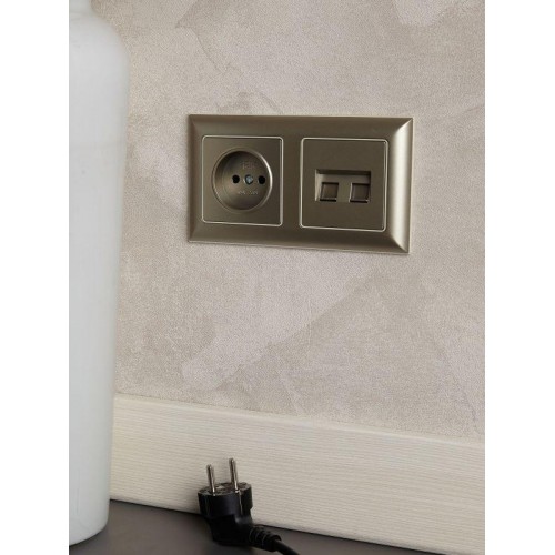 Розетка BRITE РС10-1-0-БрШ 10А без заземл. без защ. шторок механизм шампань IEK BR-R10-10-K37