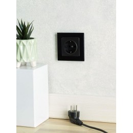 Розетка BRITE РС11-1-0-БрЧ 16А с заземл. без защ. шторки механизм черн. IEK BR-R11-16-K02