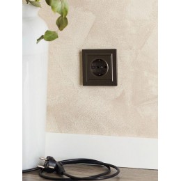 Розетка 1-м СП BRITE РС14-1-0-БрТБ 16А с заземл. защ. шторки механизм бронза IEK BR-R14-16-K45