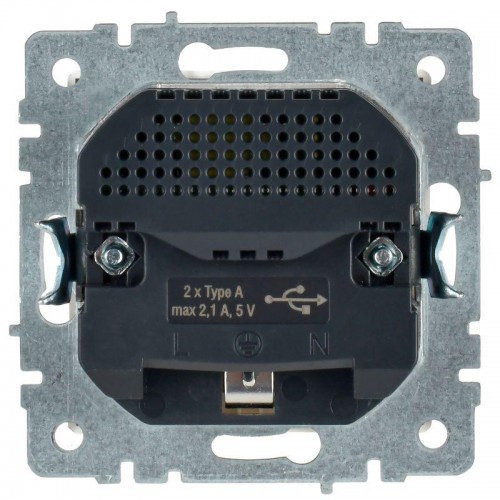Розетка BRITE РЮш10-1-БрБ 16А с USB A+A 2.1А с заземл. защ. шторки механизм бел. IEK BR-R14-16-U21-D21-K01