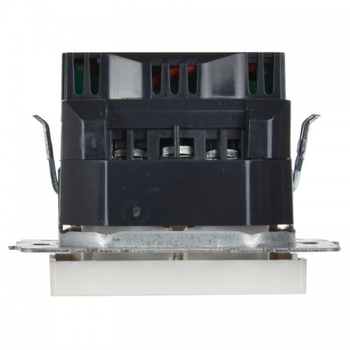 Розетка BRITE РЮш10-1-БрБ 16А с USB A+A 2.1А с заземл. защ. шторки механизм бел. IEK BR-R14-16-U21-D21-K01