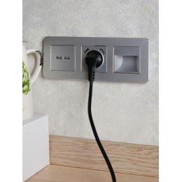 Розетка BRITE РЮш10-1-БрА 16А с USB A+A 2.1А с заземл. защ. шторки механизм алюм. IEK BR-R14-16-U21-D21-K47