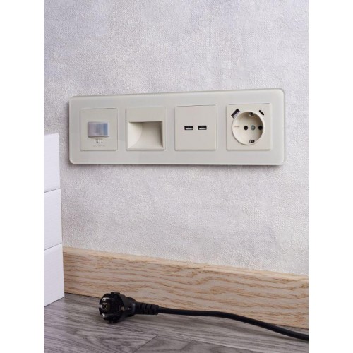 Розетка BRITE РЮш11-1-БрКр 16А с USB A+C 18Вт с заземл. защ. шторки механизм беж. IEK BR-R14-16-U22-018-K10