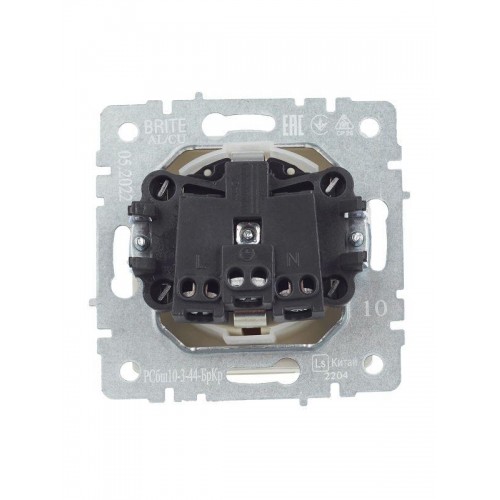 Розетка BRITE РСбш10-3-44-БрКр 16А IP44 с заземл. защ. шторки с крышкой механизм беж. IEK BR-R16-16-44-K10