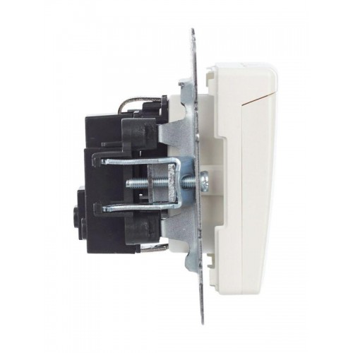 Розетка BRITE РСбш10-3-БрЖ 16А IP20 с заземл. защ. шторки с крышкой механизм жемчуж. IEK BR-R16-16-K36