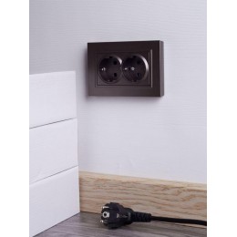 Розетка 2-м СП BRITE РСш12-3-БрТБ 16А в сборе с заземл. защ. шторки бронза IEK BR-R24-16-K45-F