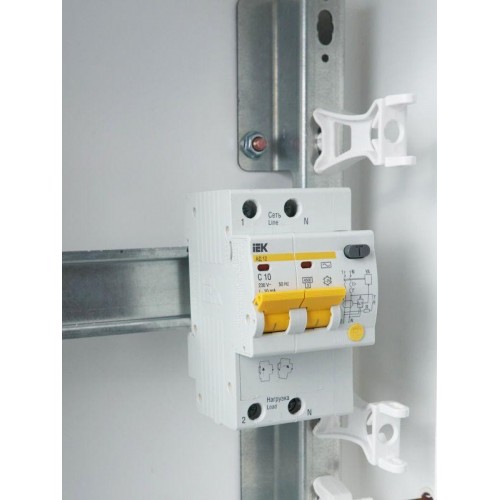 Выключатель автоматический дифференциального тока 2п C 10А 10мА тип AC 4.5кА АД-12 KARAT IEK MAD10-2-010-C-010