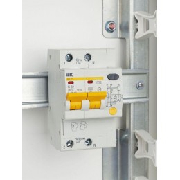 Выключатель автоматический дифференциального тока 2п C 32А 100мА тип AC 4.5кА АД-12 KARAT IEK MAD10-2-032-C-100