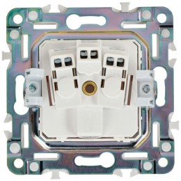 Розетка SKANDY 16А с заземл. защ. шторки безвинт. крепл. SK-R06W арктич. бел. IEK SK-R14-16-1-K01