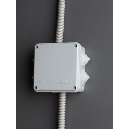 Коробка распаячная ОП 100х100х50 IP44 KM41233 (6 каб. ввод.) IEK UKO11-100-100-050-K41-44