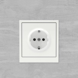 Розетка силовая KANT 2P+E защ. шторки бел. магнолия DKC 7000003