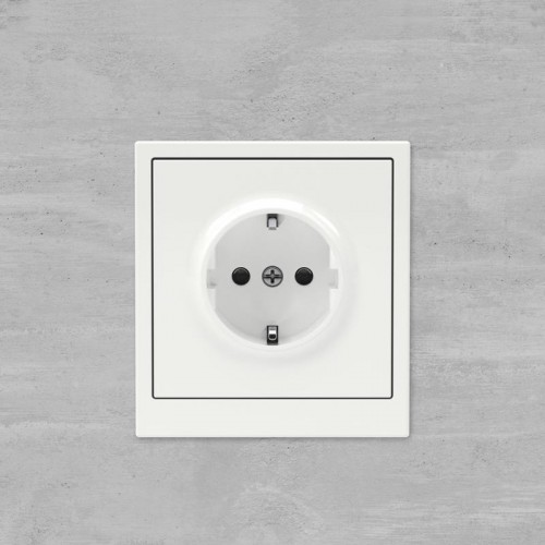 Розетка силовая KANT 2P+E защ. шторки бел. магнолия DKC 7000003