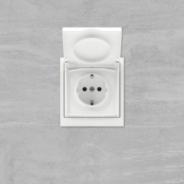 Розетка силовая KANT IP44 2P+E защ. шторки с крышкой бел. магнолия DKC 7000013