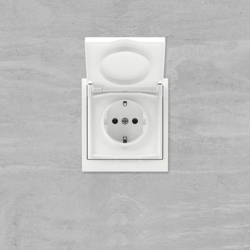 Розетка силовая KANT IP44 2P+E защ. шторки с крышкой бел. магнолия DKC 7000013