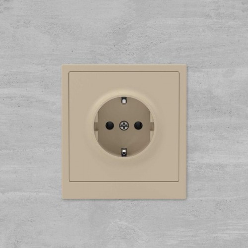 Розетка силовая KANT 2P+E защ. шторки ванильн. марципан DKC 7015033