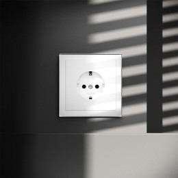 Розетка 1-м СП S70 16А с заземл. механизм бел. глянцевый Voltum VLS040101