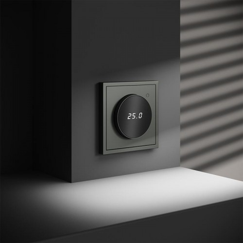 Терморегулятор электронный S70 с индикацией и датчиком для теплого пола механизм титан Voltum VLS070106