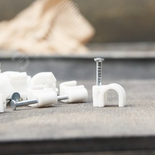 Скоба 6мм круглая пластиковая (50 шт)