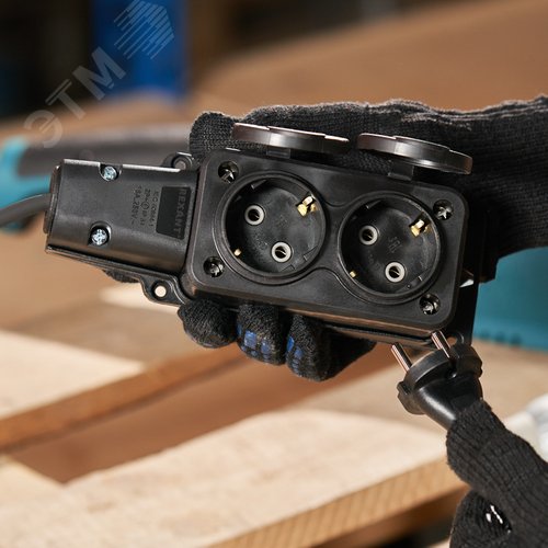 Розетка (колодка) каучук двойная 16А, IP54 с заземлением черная