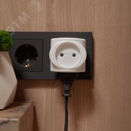 Тройник электрический 220 В 6А без заземления белый