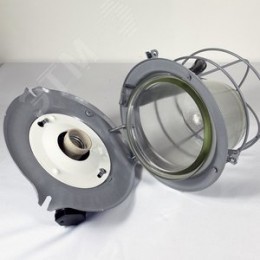 Светильник НСР-01х200 с решеткой штампованный корпус IP54