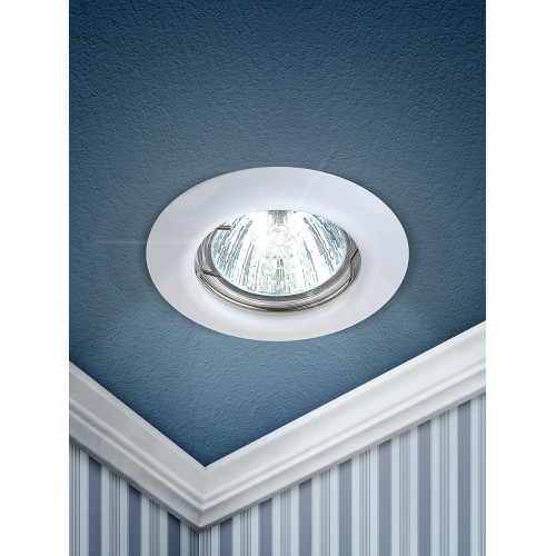 Светильник штампованный MR16,12V/220V, 50W белый ST3 WH