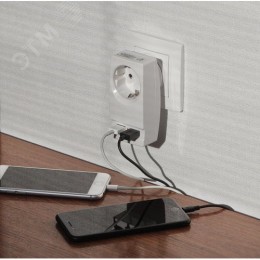 Адаптер ''Polynom'' 1гн 220V + 2xUSB 2100mA, c заземл, (белый) (10/60/1440) SP-1e-USB-W''