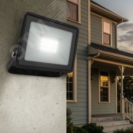 Прожектор светодиодный ДО-20 Вт 6500К 1600 Лм IP65 черный 20w холодный 200-240В LPR-023-0-65K-020