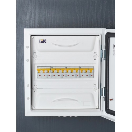 KARAT Автоматический выключатель ВА47-60M 3P C 20А 6кА IEK