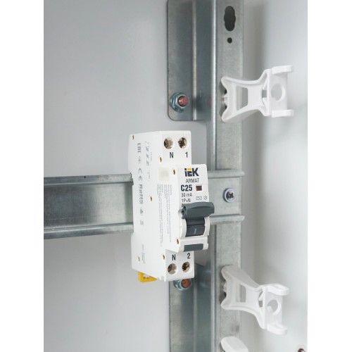 ARMAT Автоматический выключатель дифференциального тока B06S 1P+NP C25 30мА тип AC (18мм) IEK